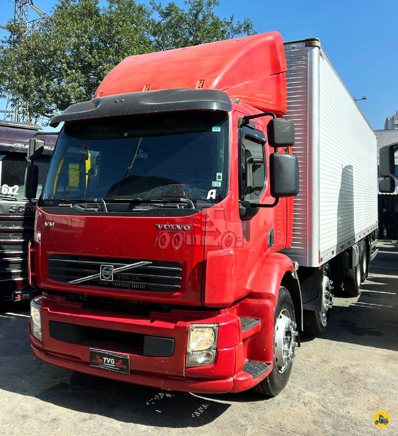 CAMINHAO VOLVO VOLVO VM 310 Baú Furgão BiTruck 8x2 TVG Caminhões GUARULHOS SÃO PAULO SP